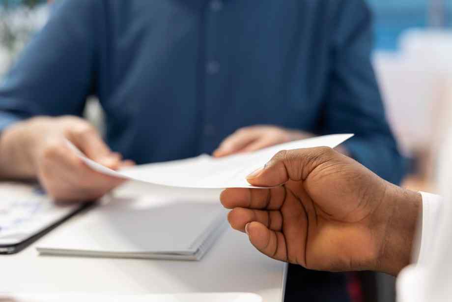 Abandon de poste : quelle est la procédure engagée par l'administration ?-C3 Challenge